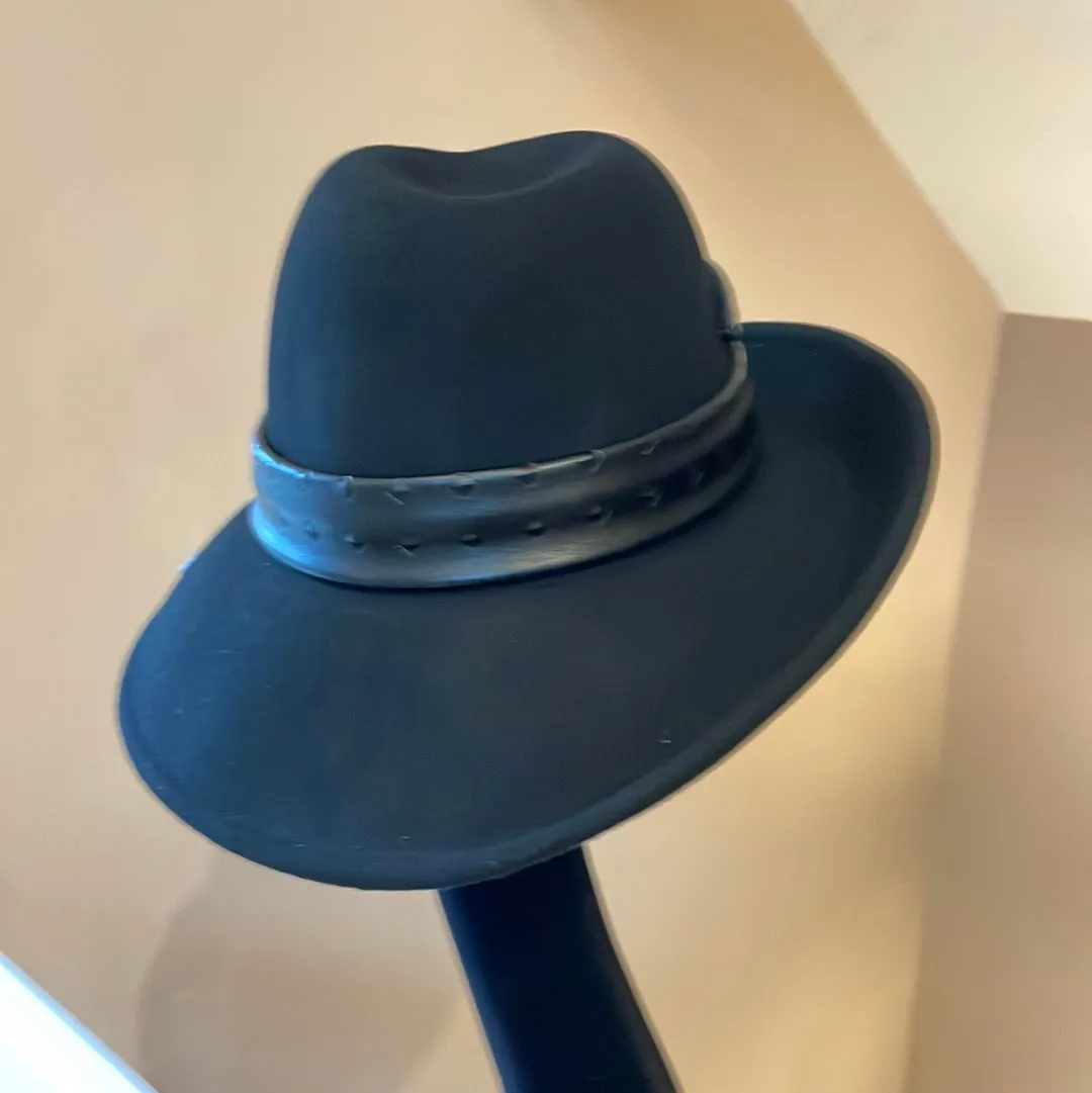 Adjustable Tilted Fedora