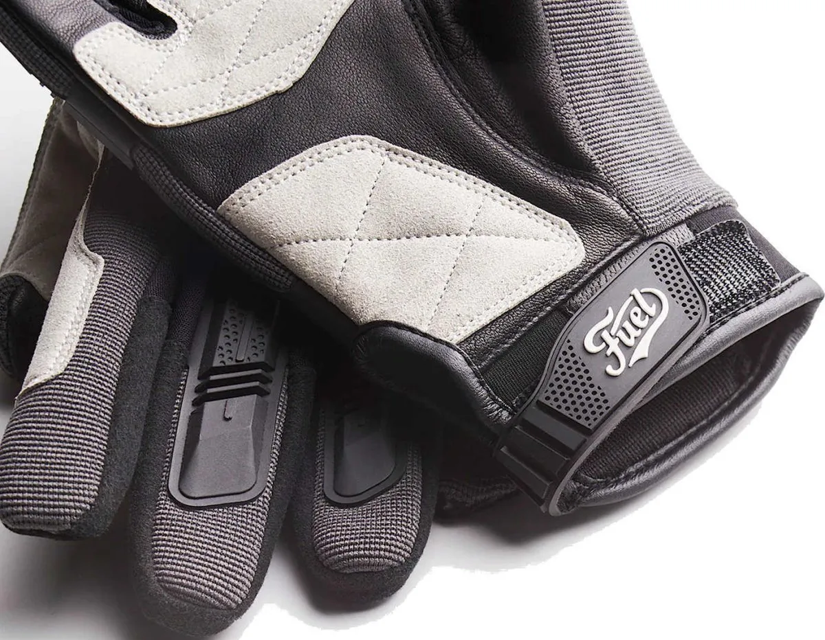 Fuel Astrail Gloves in Grey